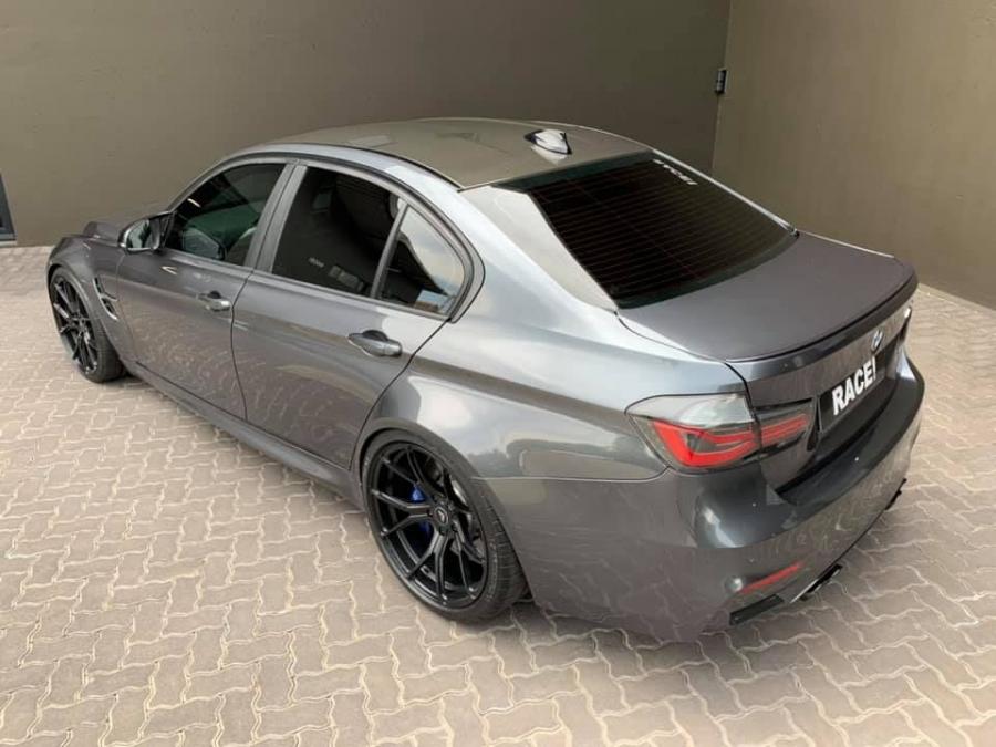  BMW M3 Sedan by RACE! 2019 года  (фото 9 из 10)